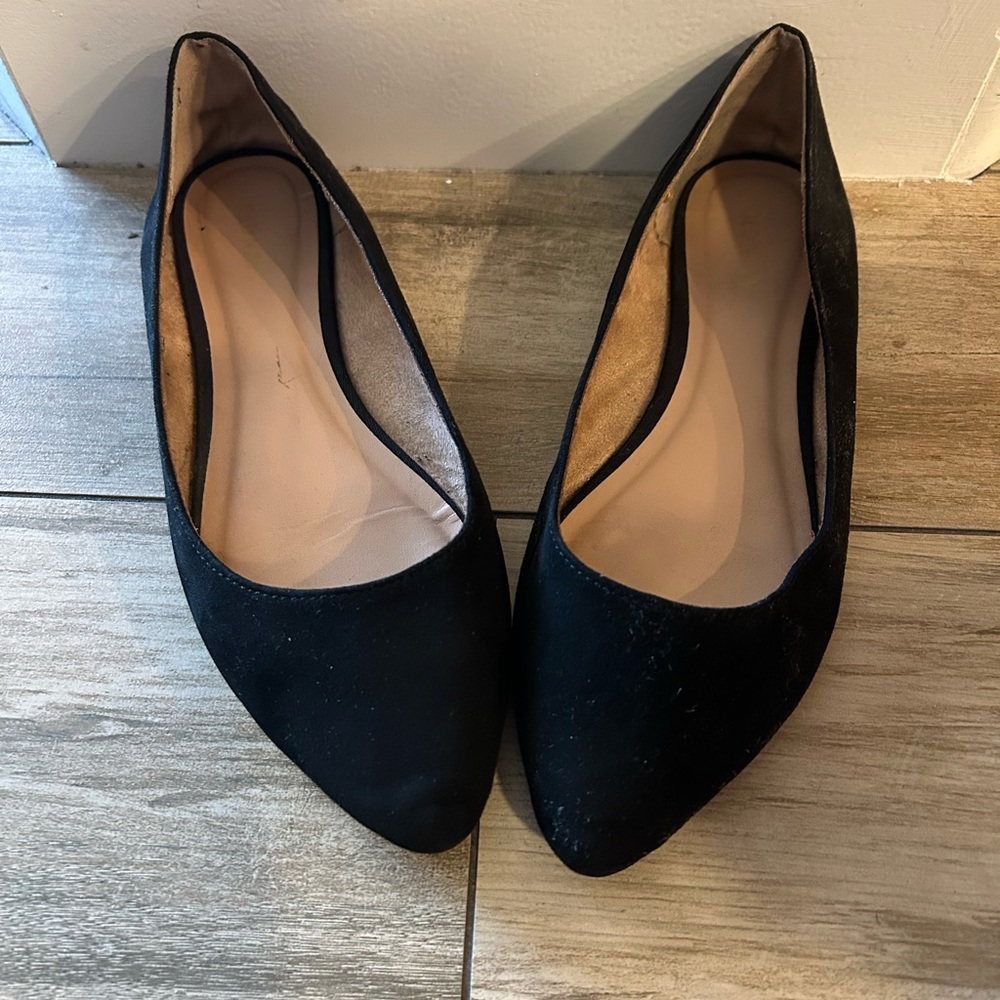 Old Navy Black Pointed Toe Flats